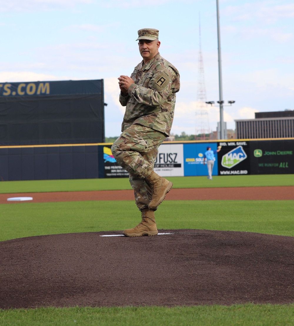 First Army general participates in military appreciation night