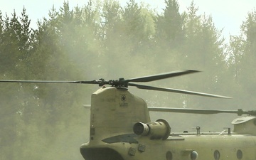 CH-47 Chinook crew helps Army Reserve competitors for Best Squad competition at Fort McCoy
