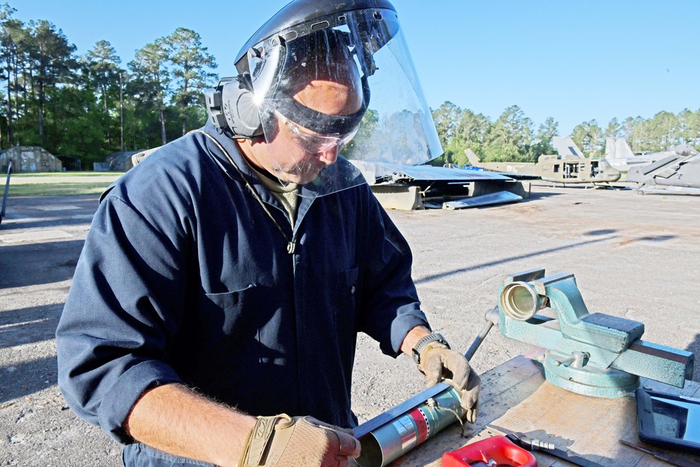 WR-ALC 402nd EDMX flight hones combat repairs skills during exercise
