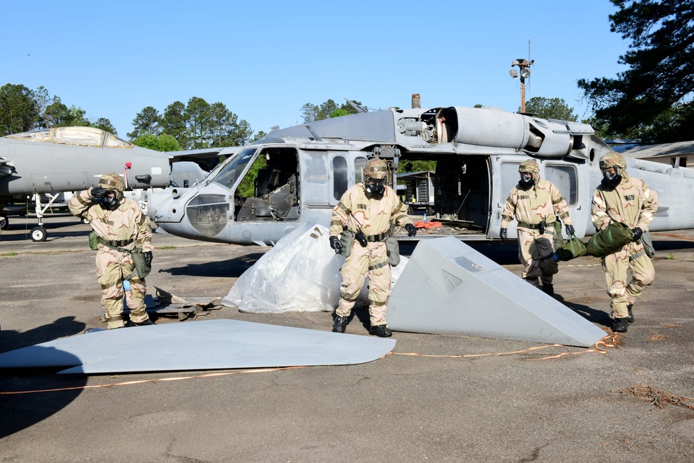 WR-ALC 402nd EDMX flight hones combat repair skills during exercise