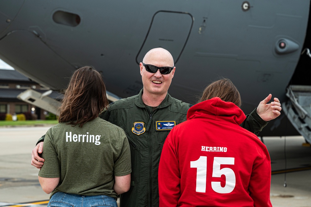 621st CRW Commander Celebrates Fini Flight