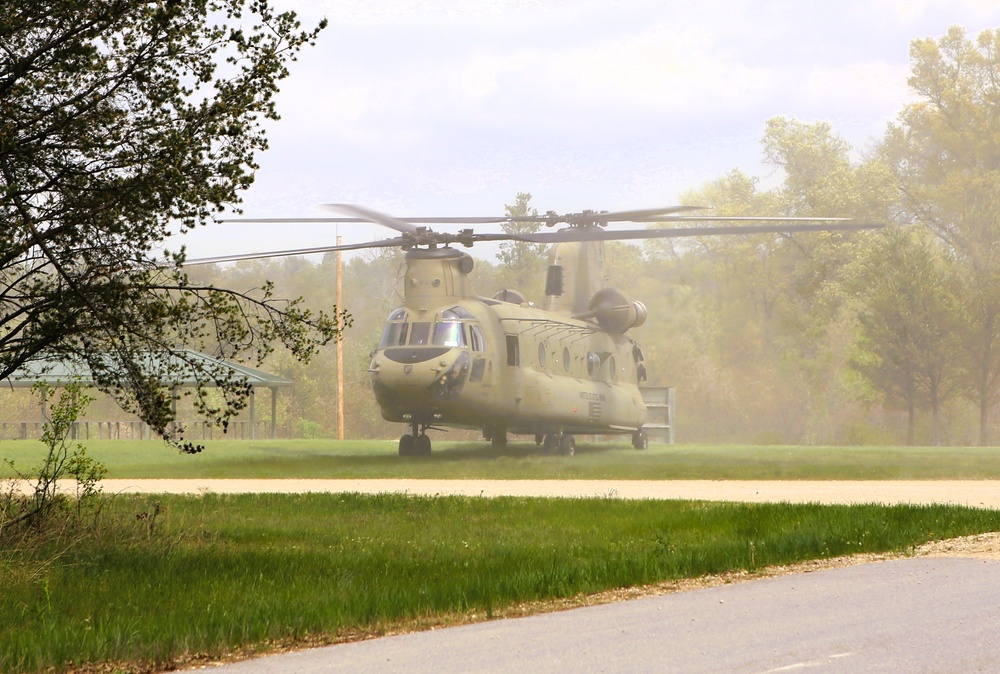 CH-47 Chinook crew helps Army Reserve competitors for Best Squad competition at Fort McCoy