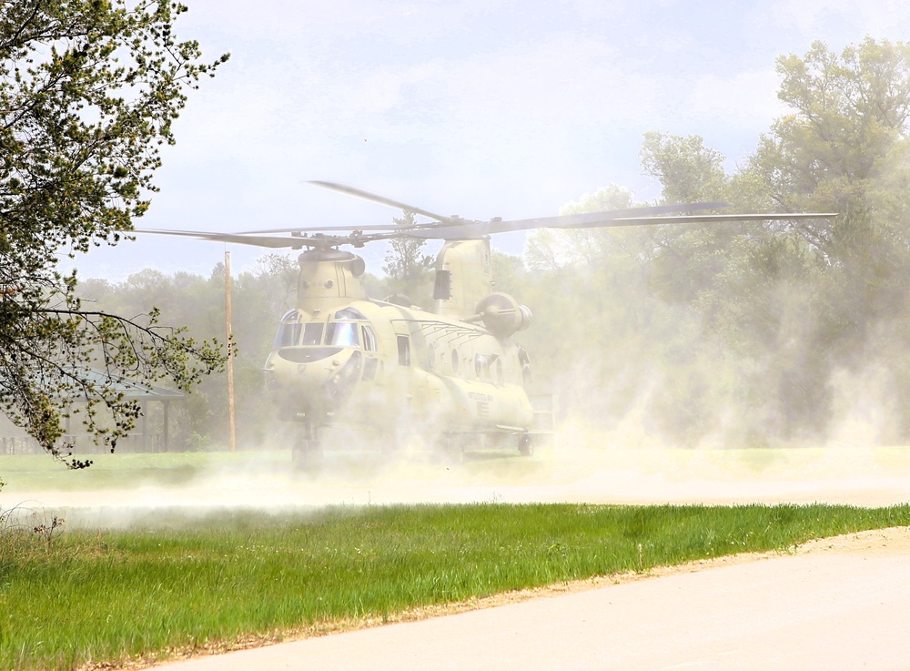 CH-47 Chinook crew helps Army Reserve competitors for Best Squad competition at Fort McCoy