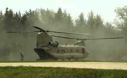 CH-47 Chinook crew helps Army Reserve competitors for Best Squad competition at Fort McCoy