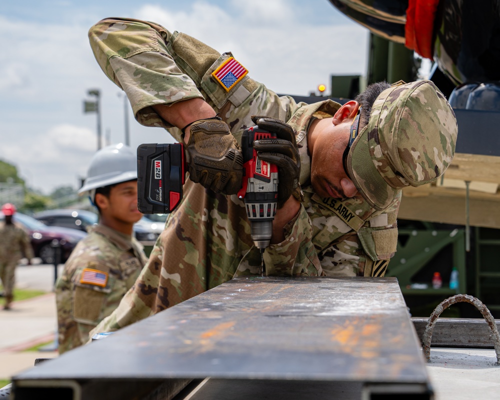 New Rocky the Bulldog Statues placed on Fort Stewart