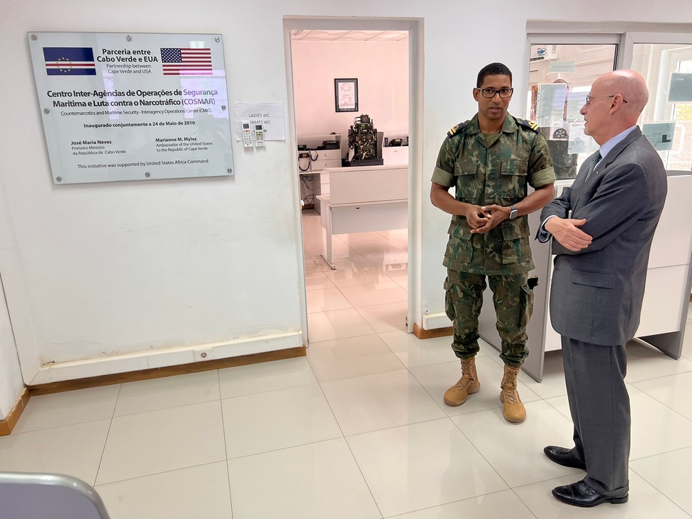 Ambassador Scott visits Cabo Verde for OE25