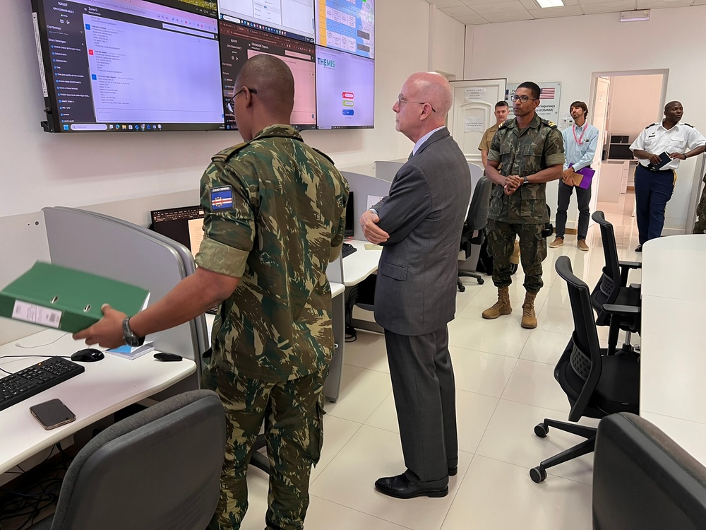 Ambassador Scott visits Cabo Verde for OE25