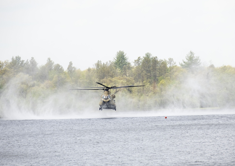 CH-47 Chinook crew helps Army Reserve competitors for Best Squad competition at Fort McCoy