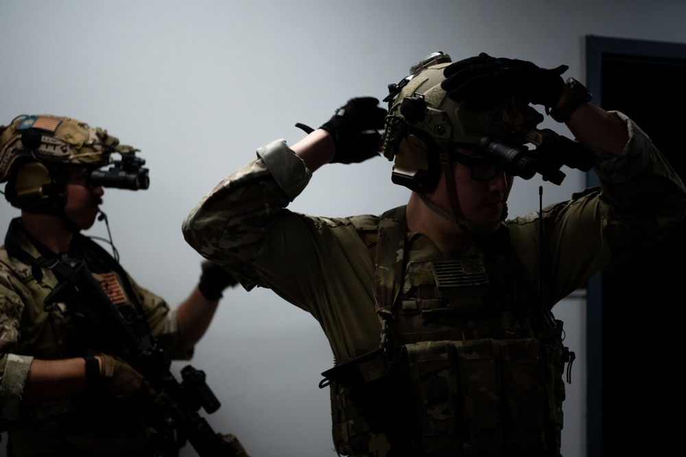 MacDill civic leaders tour joint force partners