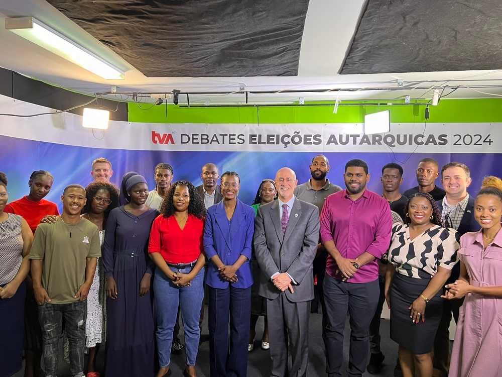 Ambassador Scott visits Cabo Verde for OE25