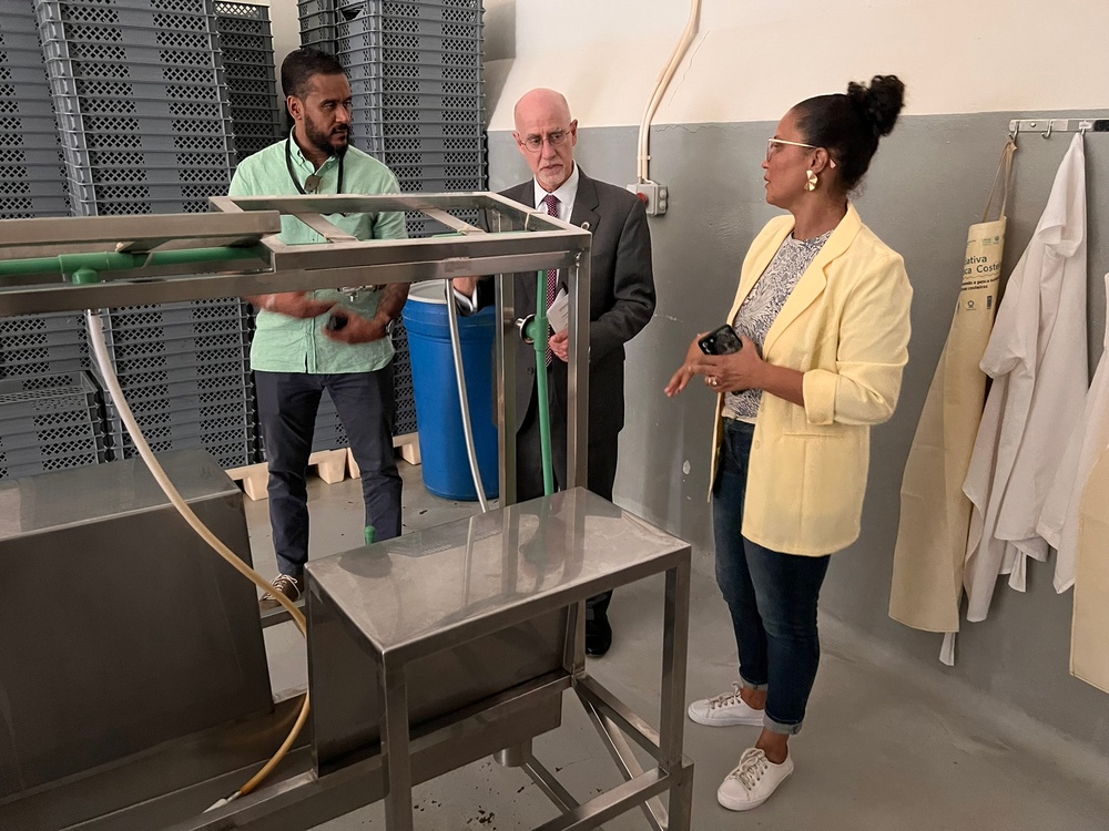 Ambassador Scott visits Cabo Verde for OE25