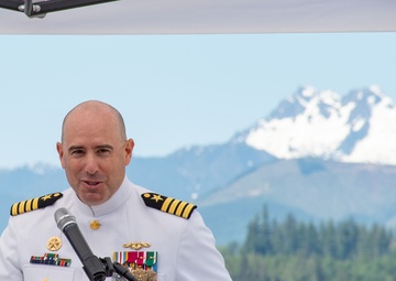 Capt. Christman Assumes Command of DEVRON 5