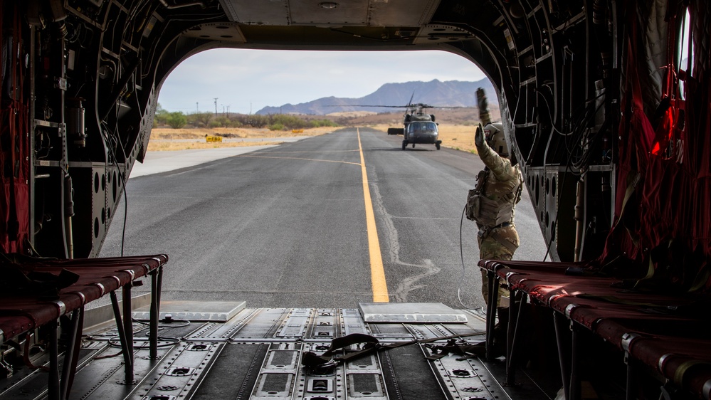 1st Combat Aviation Brigade transports 2nd Battalion, 12th Infantry Regiment along the southern border