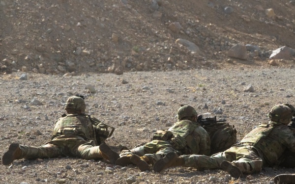 1st Combat Aviation Brigade transports 2nd Battalion, 12th Infantry Regiment along the southern border