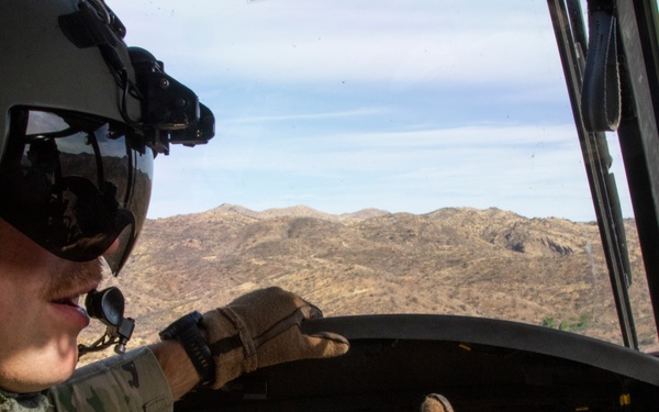 1st Combat Aviation Brigade transports 2nd Battalion, 12th Infantry Regiment along the southern border