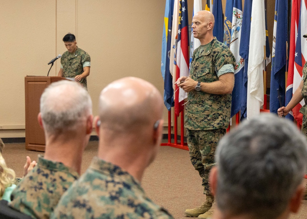 MARFORPAC HQSVCBN Change of Command