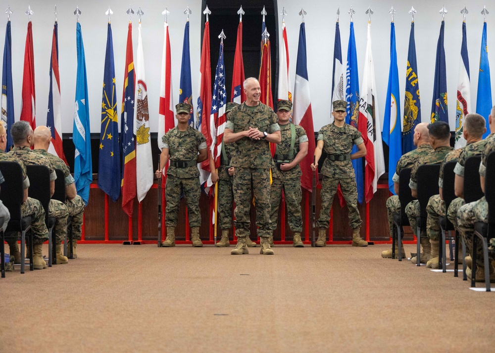 MARFORPAC HQSVCBN Change of Command