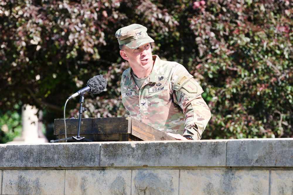 1st Infantry Division Artillery &quot;Drumfire&quot; Change of Command Ceremony