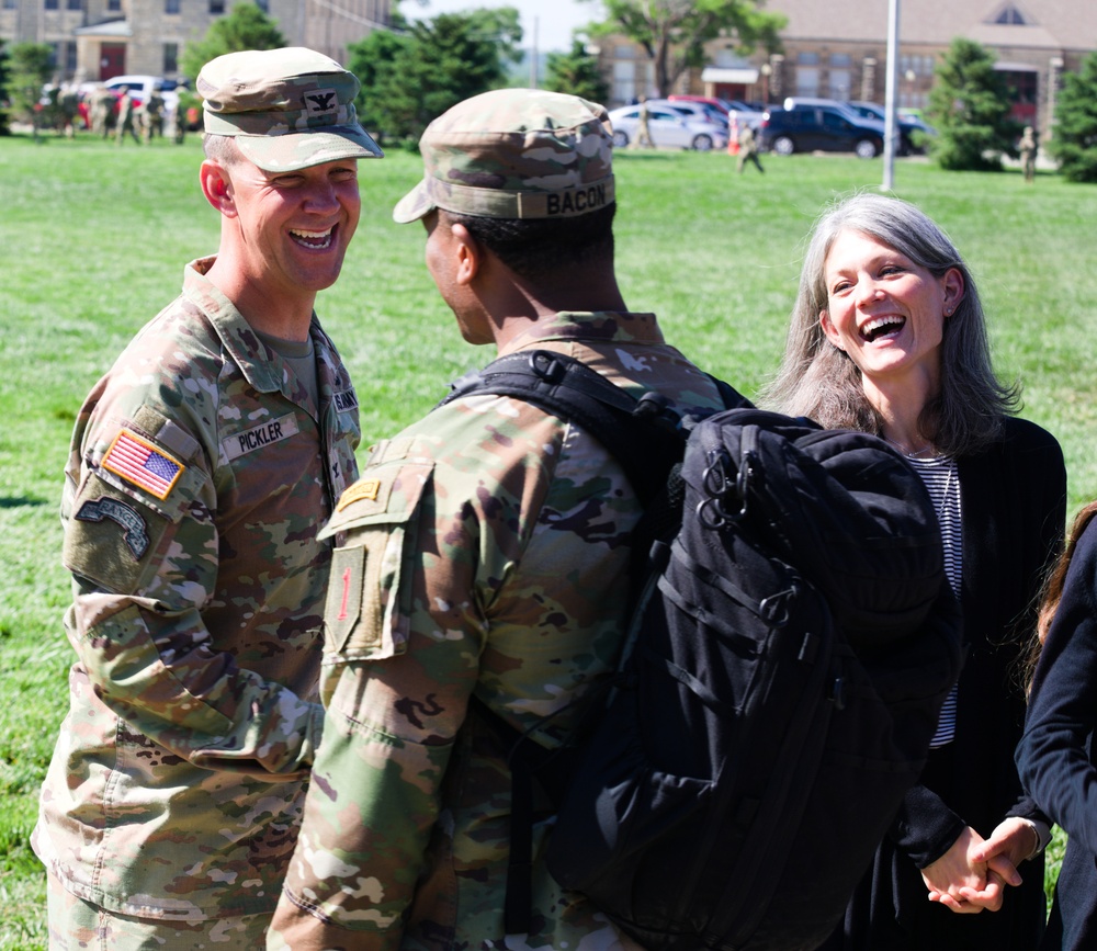 1st Infantry Division Artillery &quot;Drumfire&quot; Change of Command Ceremony