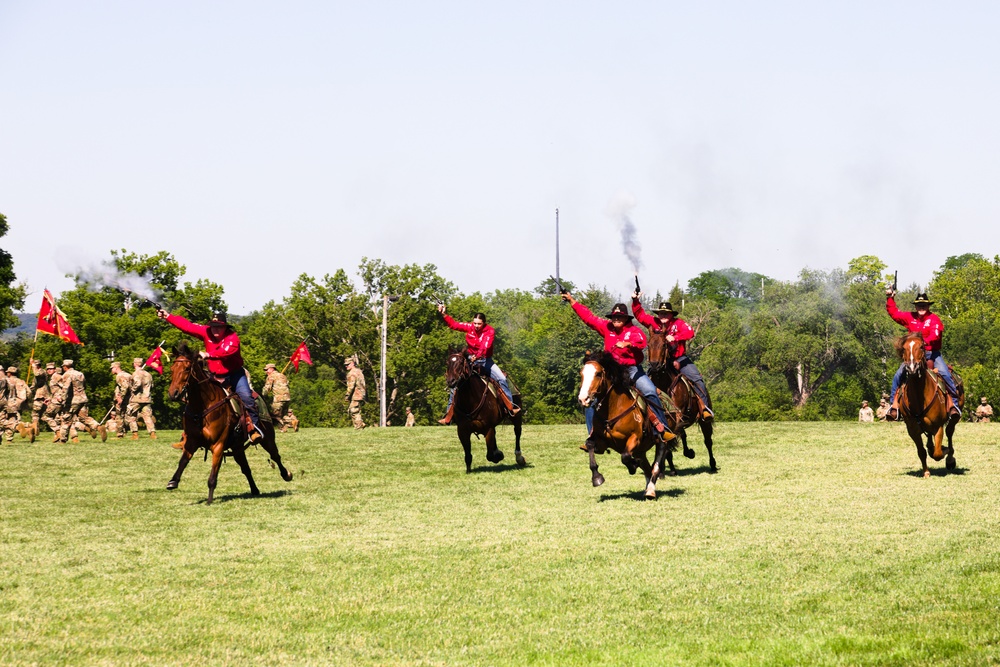 1st Infantry Division Artillery &quot;Drumfire&quot; Change of Command Ceremony