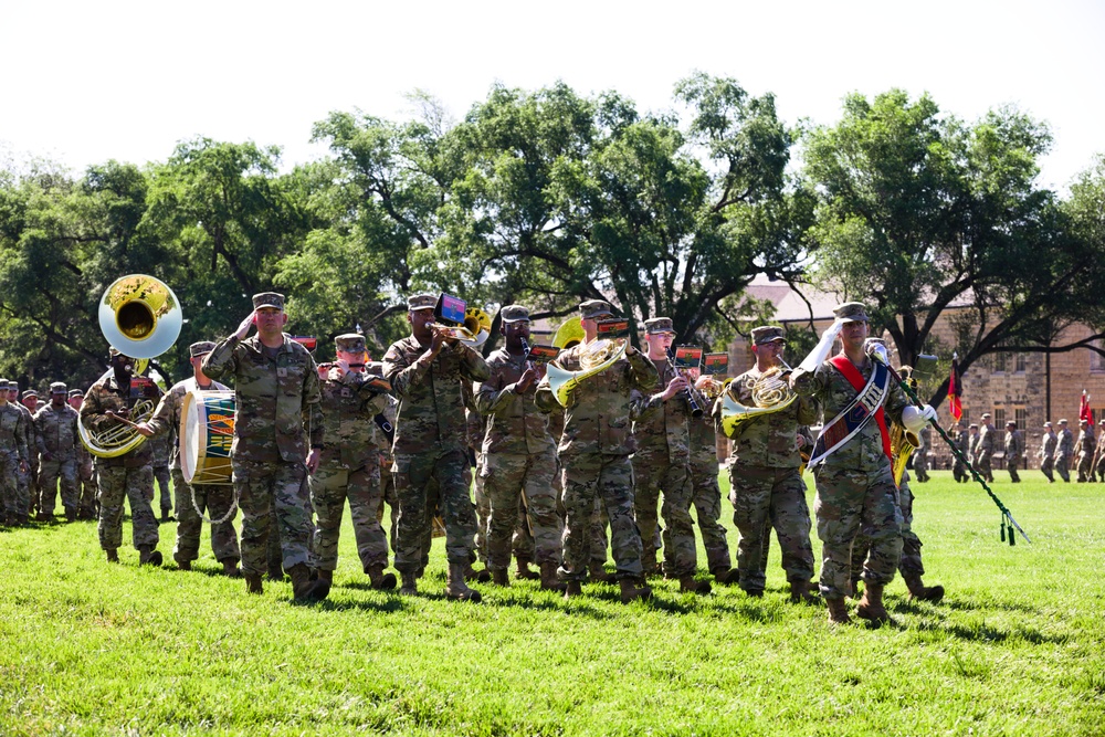 1st Infantry Division Artillery &quot;Drumfire&quot; Change of Command Ceremony