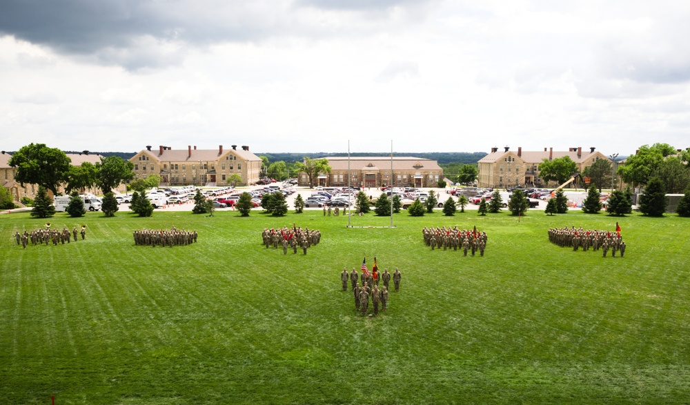 1st Infantry Division Artillery &quot;Drumfire&quot; Change of Command Ceremony