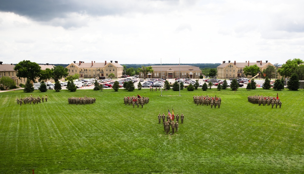 1st Infantry Division Artillery &quot;Drumfire&quot; Change of Command Ceremony