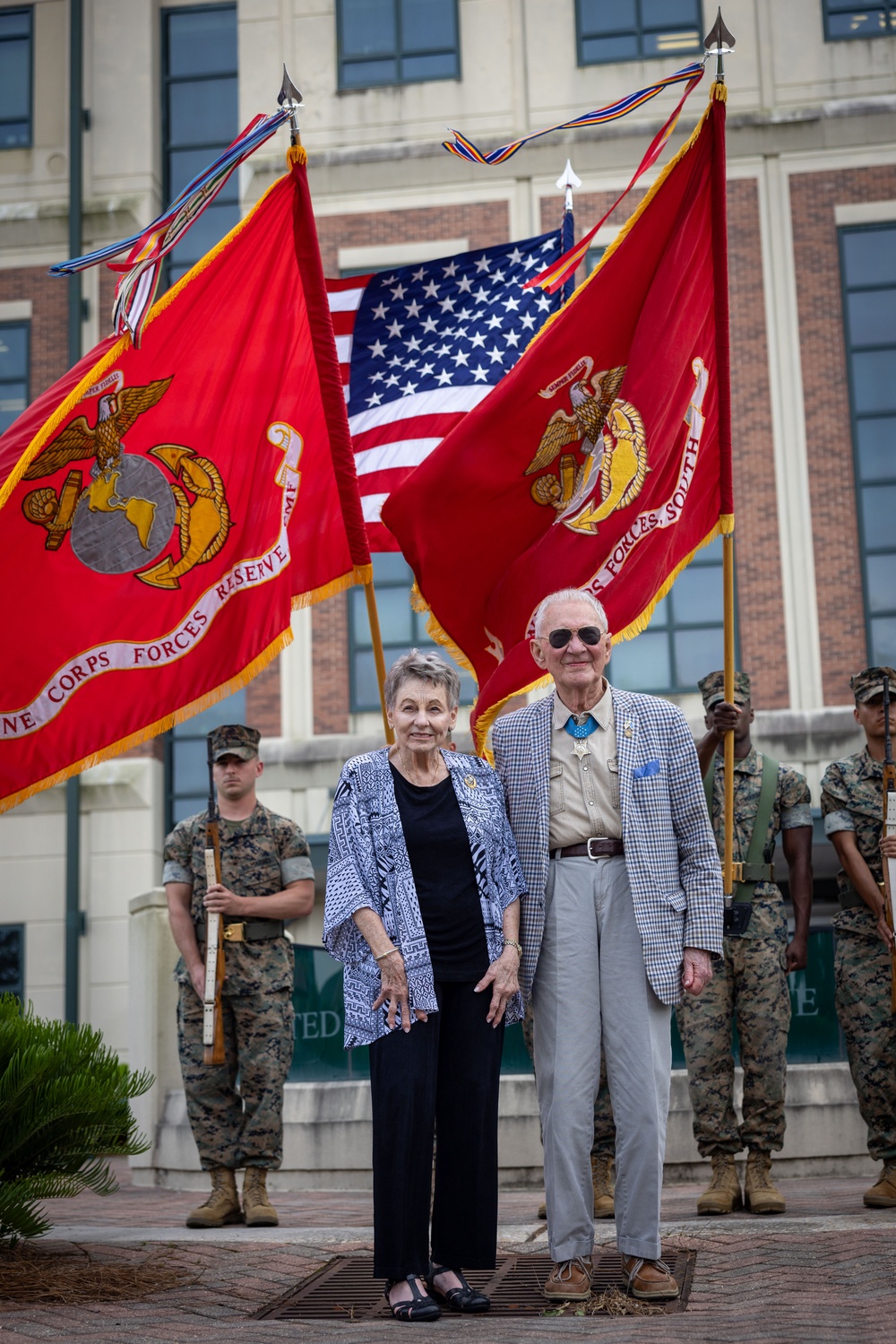 Maj Gen Livingston Visit MARCORSPTFAC