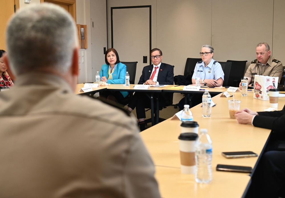 Oregon Guard meets with Vietnamese ambassadors, consulate staff