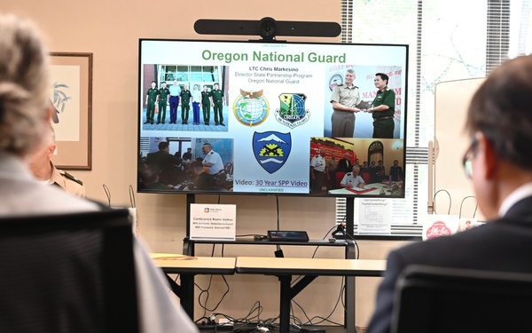 Oregon Guard meets with Vietnamese ambassadors, consulate staff