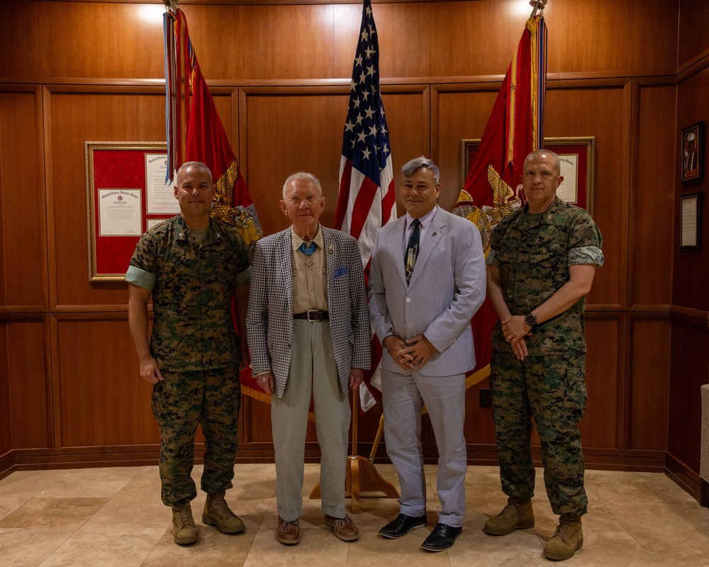 Maj Gen Livingston Visit MARCORSPTFAC