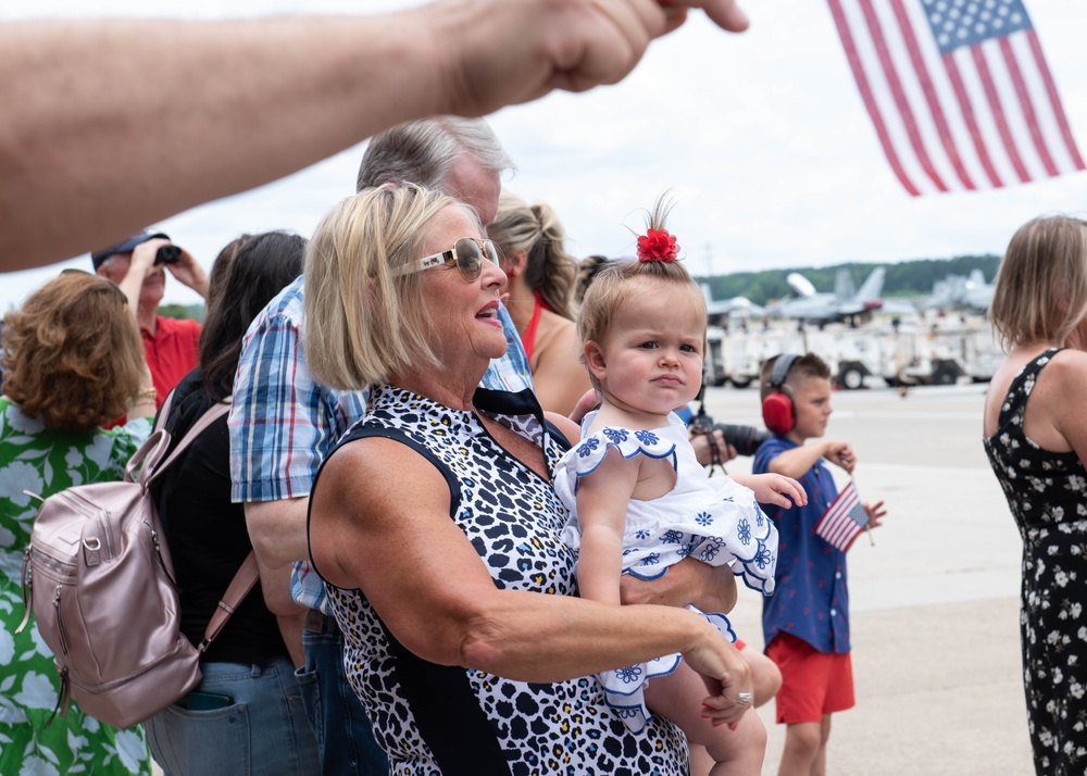 VFA-11 Returns Home From Deployment