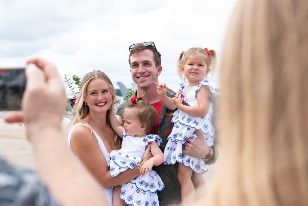VFA-11 Returns Home From Deployment