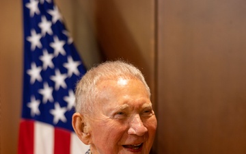Maj Gen Livingston Visit MARCORSPTFAC