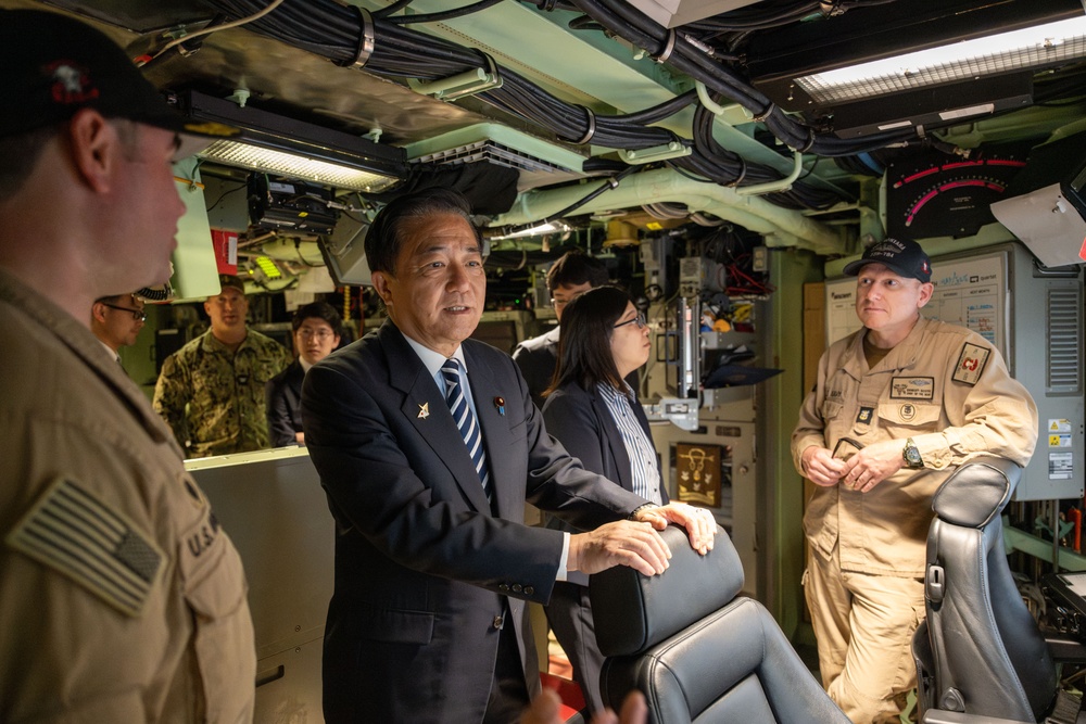 Special Advisor to the Prime Minister of Japan tours USS Montana (SSN 794)