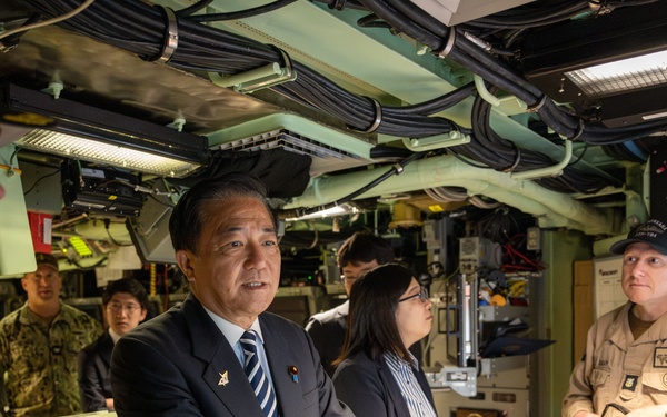 Special Advisor to the Prime Minister of Japan tours USS Montana (SSN 794)
