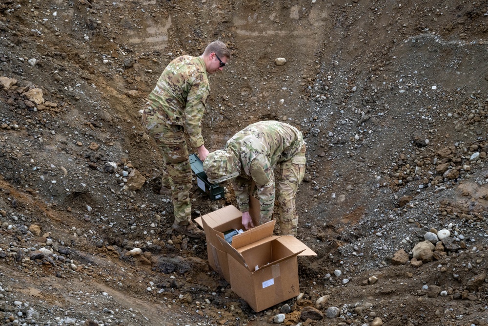 K-9 Units train with Explosive Ordnance Disposal on JBER