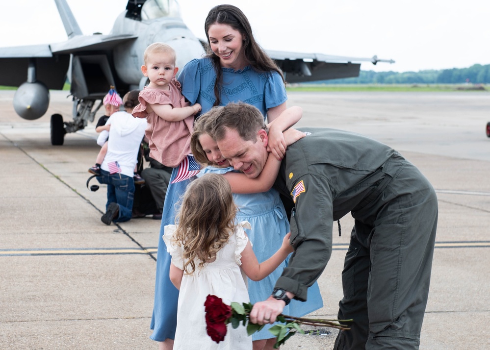 VFA-81 Returns Home From Deployment