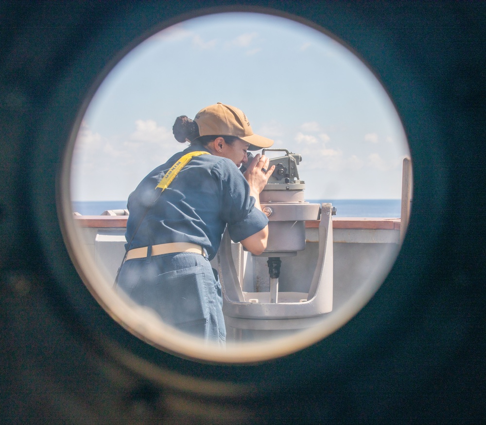 USS Benfold (DDG 65) Operates in the South China Sea