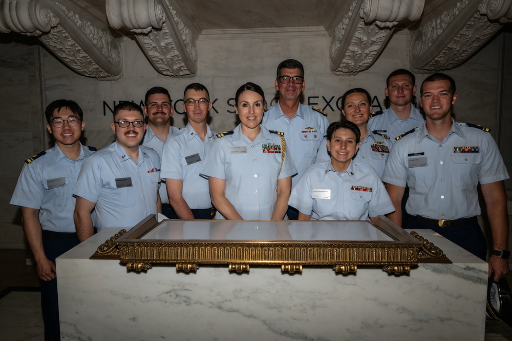 Coast Guard joins fellow sea services at NYSE for Fleet Week New York