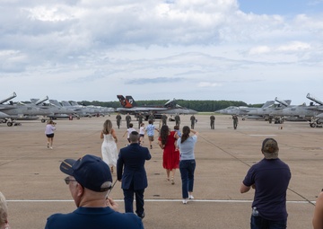 VFA-81 Returns Home From Deployment