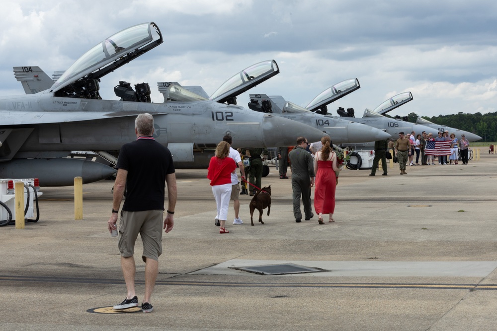 VFA-11 Returns Home From Deployment