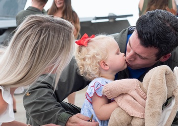 VFA-143 Returns Home From Deployment