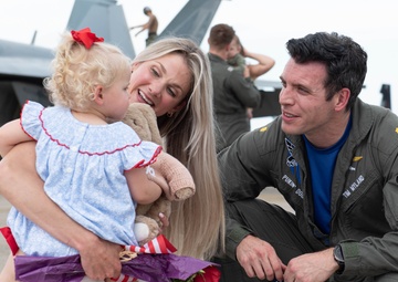 VFA-143 Returns Home From Deployment
