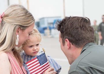 VFA-143 Returns Home From Deployment