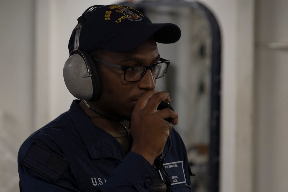 USS Kearsarge Sailors Conduct Maintenance