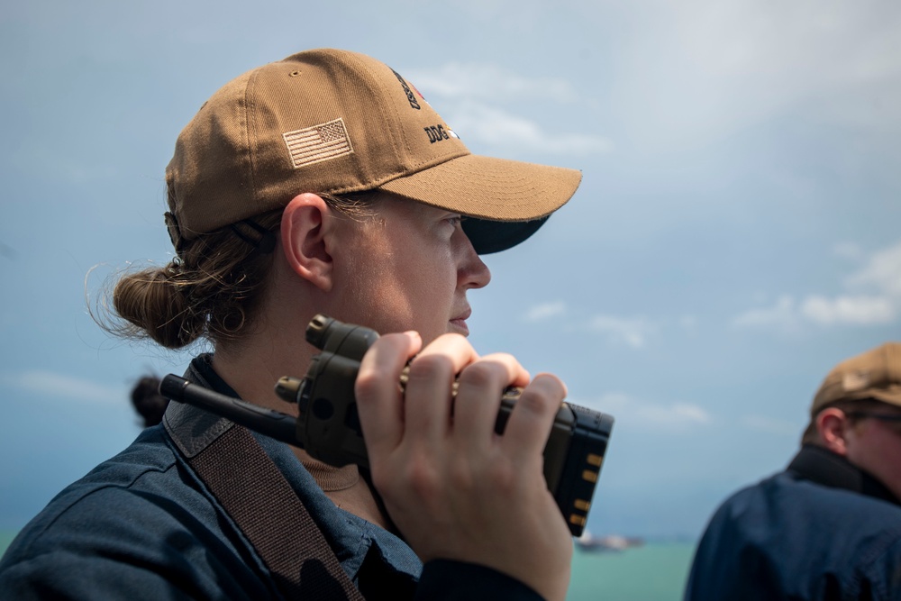 USS Higbee pulls into Singapore