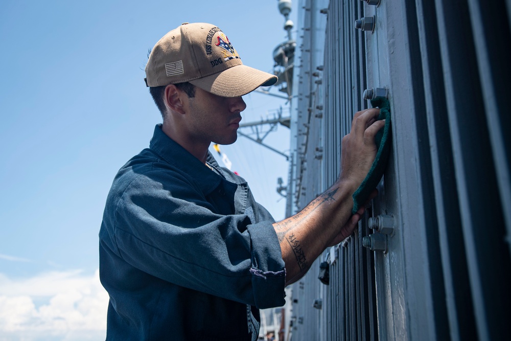 USS Higbee freshwater washdown