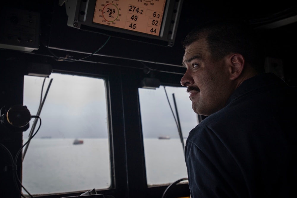 USS Higbee pulls into Singapore