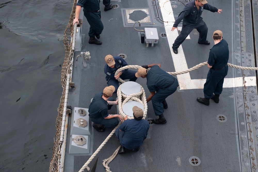 USS Higbee pulls into Singapore